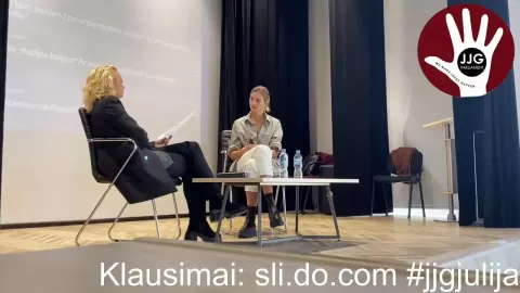 Kitokie pokalbiai su Julija Steponavičiūte – Kauno Jono Jablonskio gimnazija